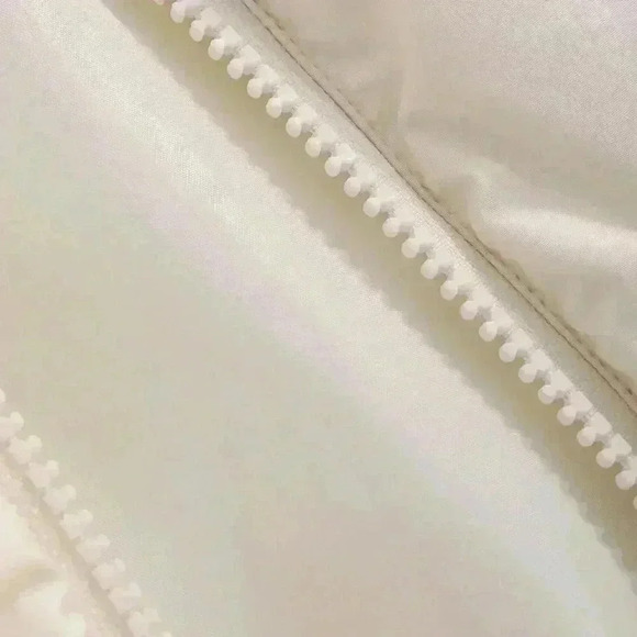 Beige Casual Women's White Sleeveless Padded Coat - Picture 5 of 6